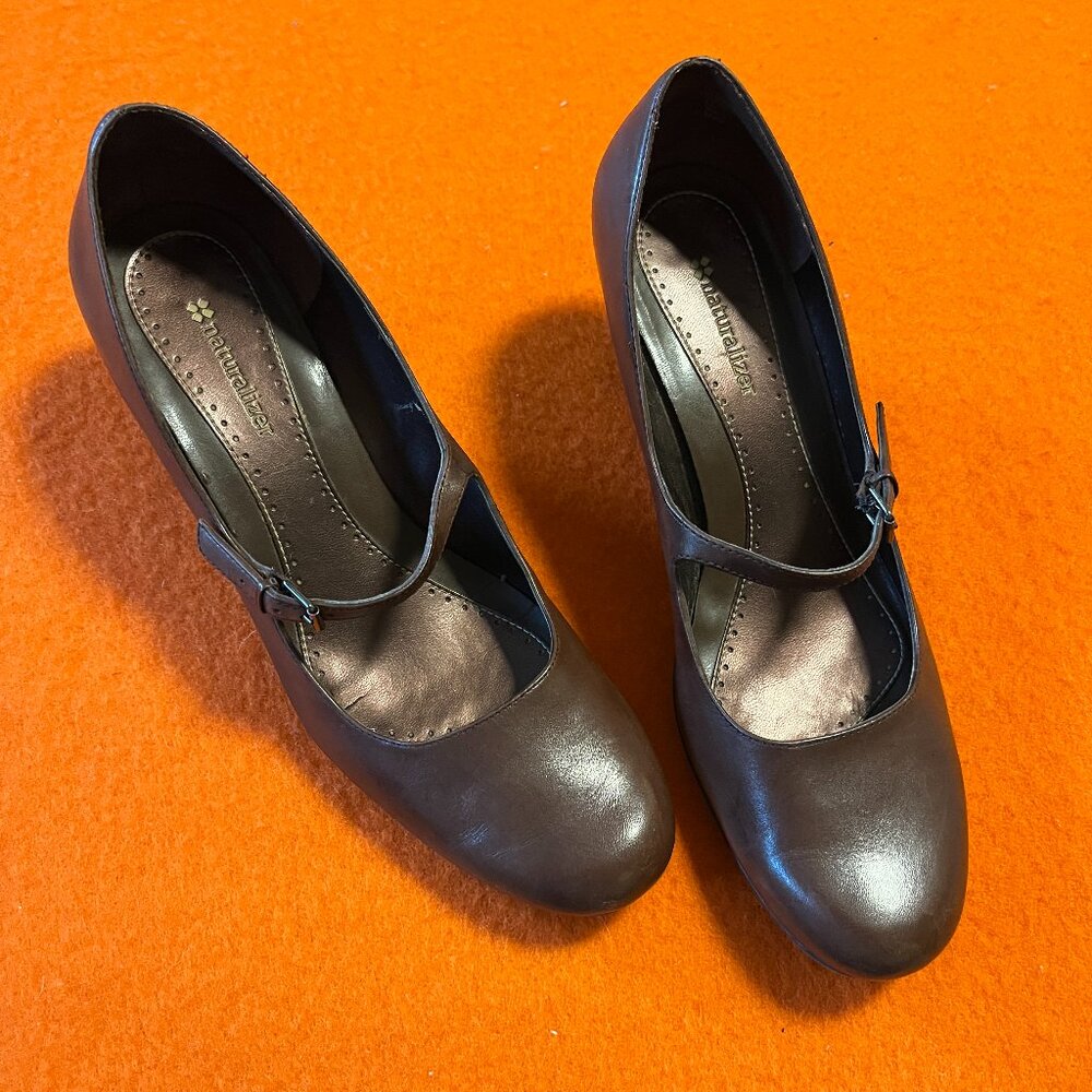 NATURALIZER Women's Brown Leather Upper Mary Jane Heels/Pumps - Size 10